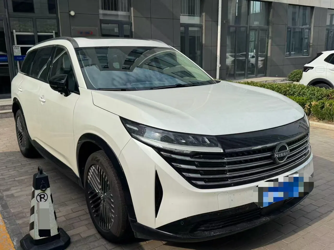 Nissan 2024 Land Exploration 2.0T 380VC-TURBO Four-wheel Drive Intelligent Driving Edition 6-seat Automatic Gear 2