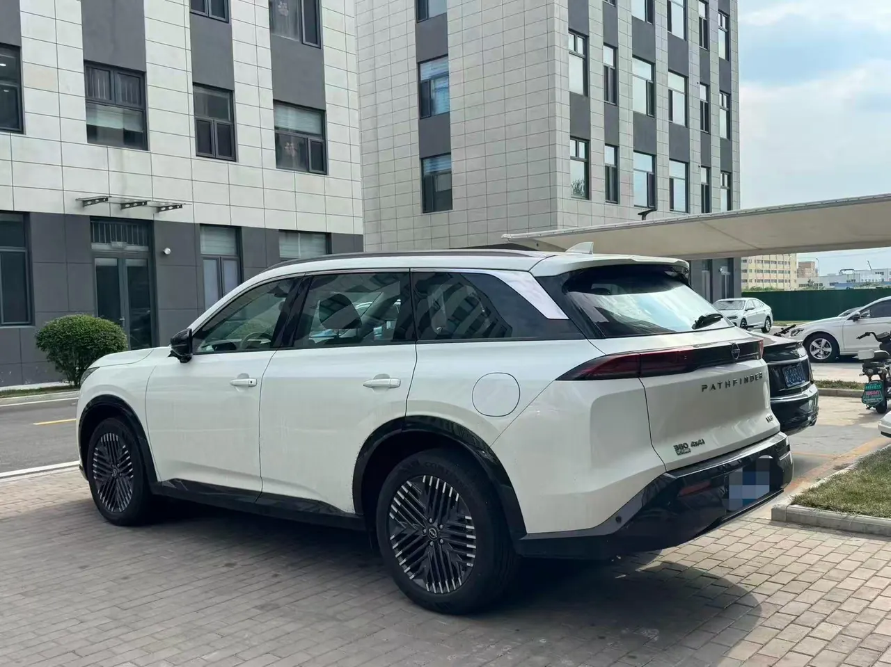 Nissan 2024 Land Exploration 2.0T 380VC-TURBO Four-wheel Drive Intelligent Driving Edition 6-seat Automatic Gear 3