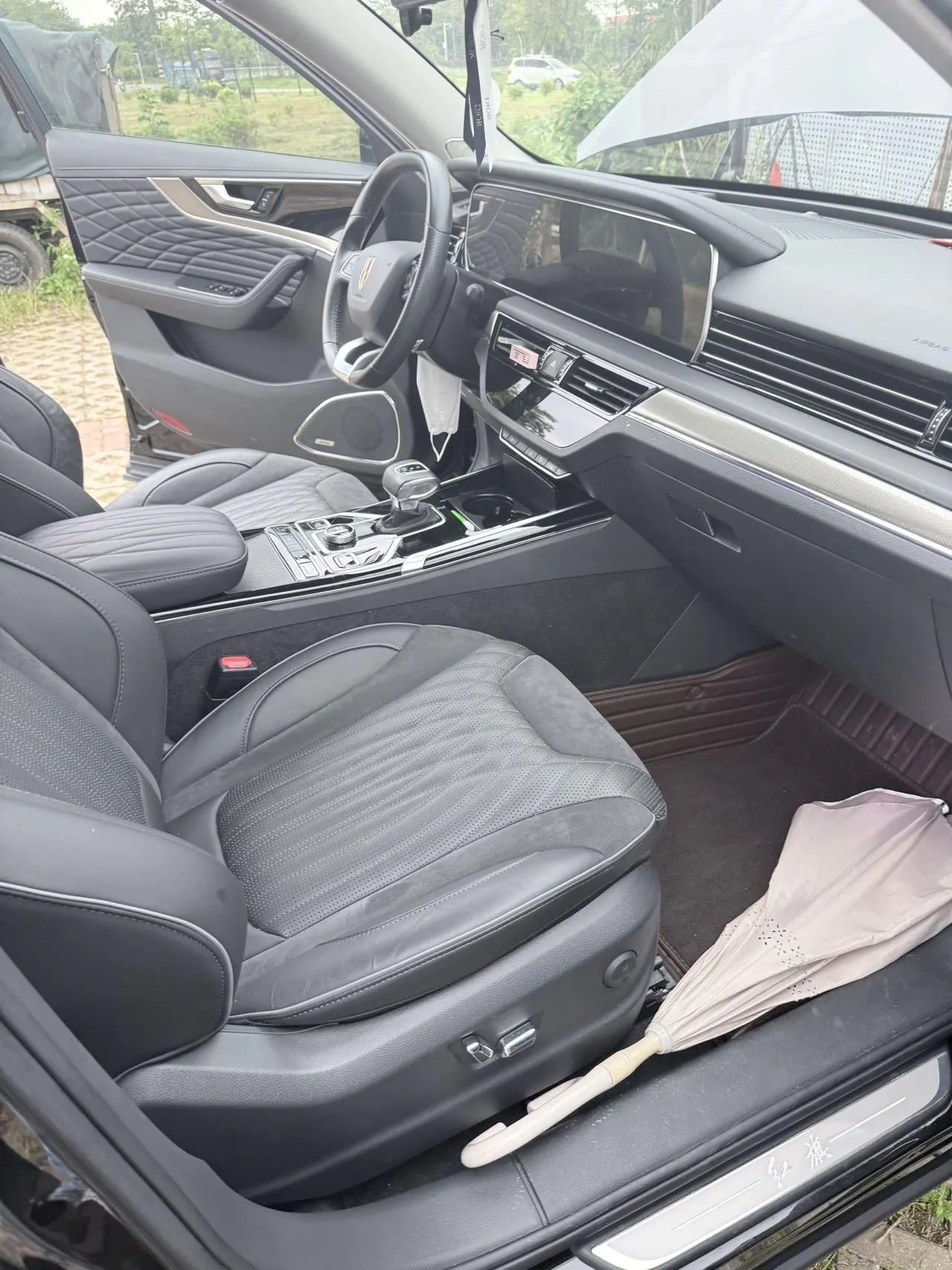 HongQi 2022 HS5 2.0T Zhilian Flag Edition Automatic Gear 5