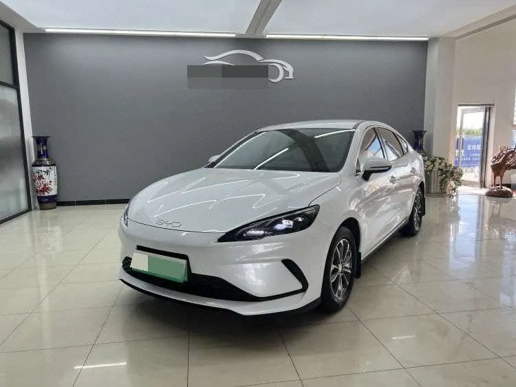 Open image lightbox: BYD 2025 seals 05 DM-i 1.5 stepless smart driving version 55KM luxury automatic gear