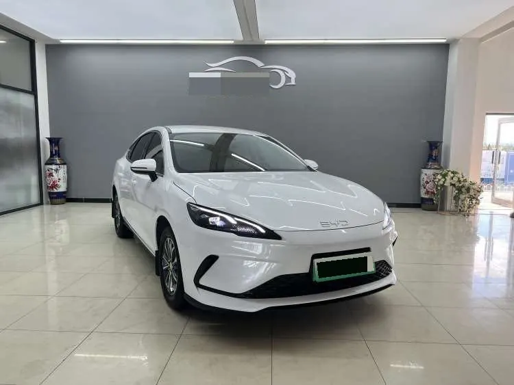 BYD 2025 seals 05 DM-i 1.5 stepless smart driving version 55KM luxury automatic gear 3