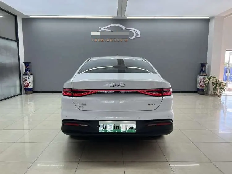 BYD 2025 seals 05 DM-i 1.5 stepless smart driving version 55KM luxury automatic gear 8