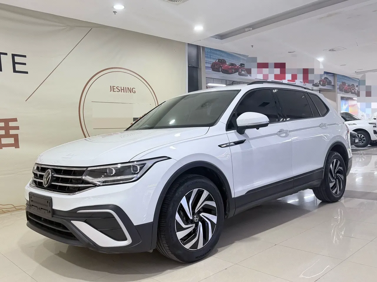 Open image lightbox: Volkswagen 2022 Tiguan L 2.0TSI 330TSI Two-Drive Comfortable Edition Automatic Gear