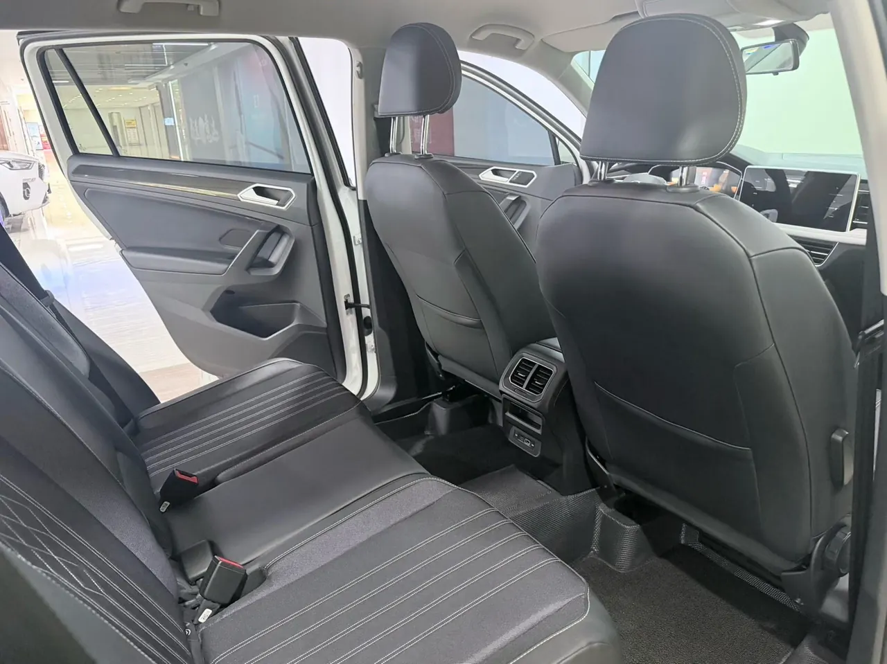 Volkswagen 2022 Tiguan L 2.0TSI 330TSI Two-Drive Comfortable Edition Automatic Gear 6