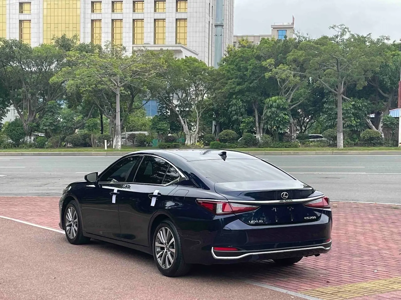 Lexus ES (Imported) 2020 ES200 2.0 Stepless Premium Edition Automatic Gear 6