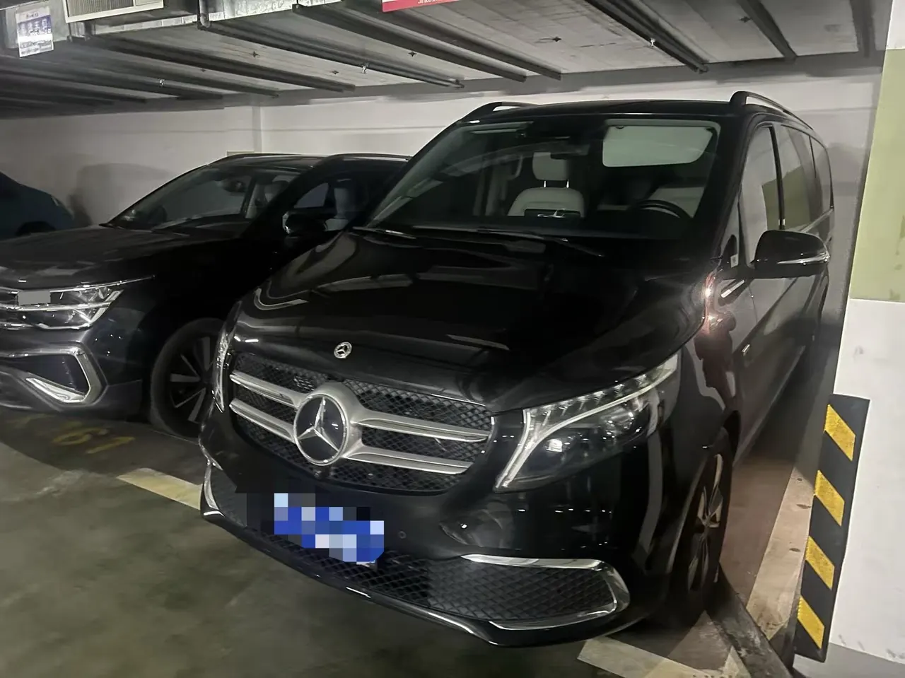 Open image lightbox: Mercedes Benz V 2022V 260 L 2.0T Premium Edition Automatic Gear