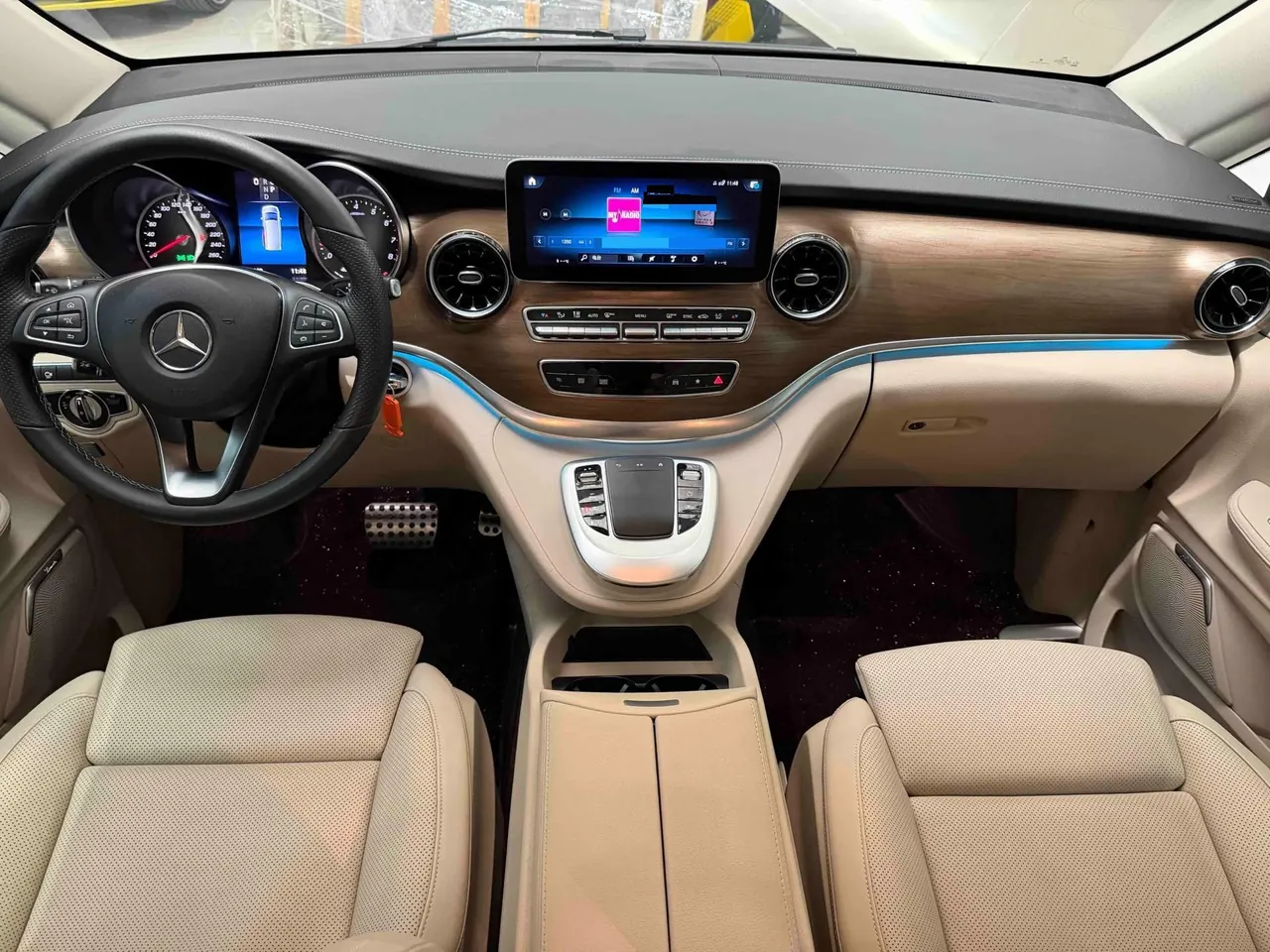 Mercedes Benz V 2022V 260 L 2.0T Deluxe Edition Automatic Gear 2