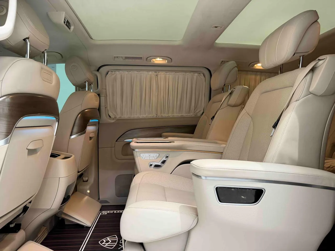 Mercedes Benz V 2022V 260 L 2.0T Deluxe Edition Automatic Gear 3