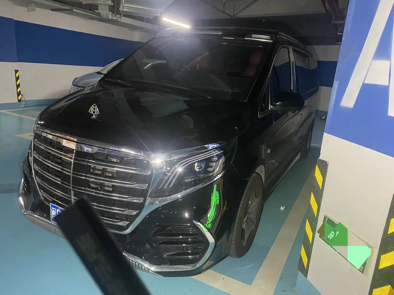 Open image lightbox: Mercedes Benz 2020 Vito 2.0T Elite Edition 7-seat Automatic Gear