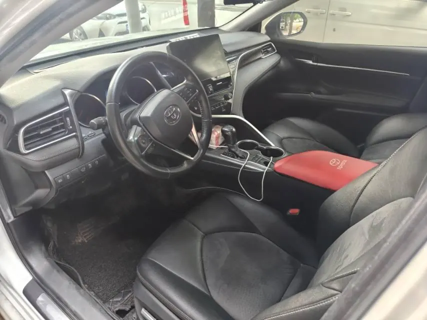 Toyota 2022 Camry 2.0S Stepless Knight Edition Automatic Gear 5
