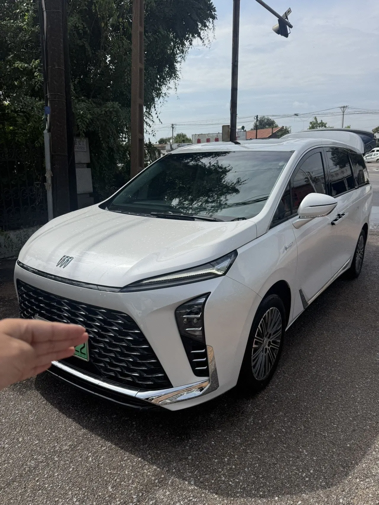 打开图片灯箱:Buick 2024 GL8 Lu Zun PHEV 1.5T Smart Edition 7-seat Automatic Gear