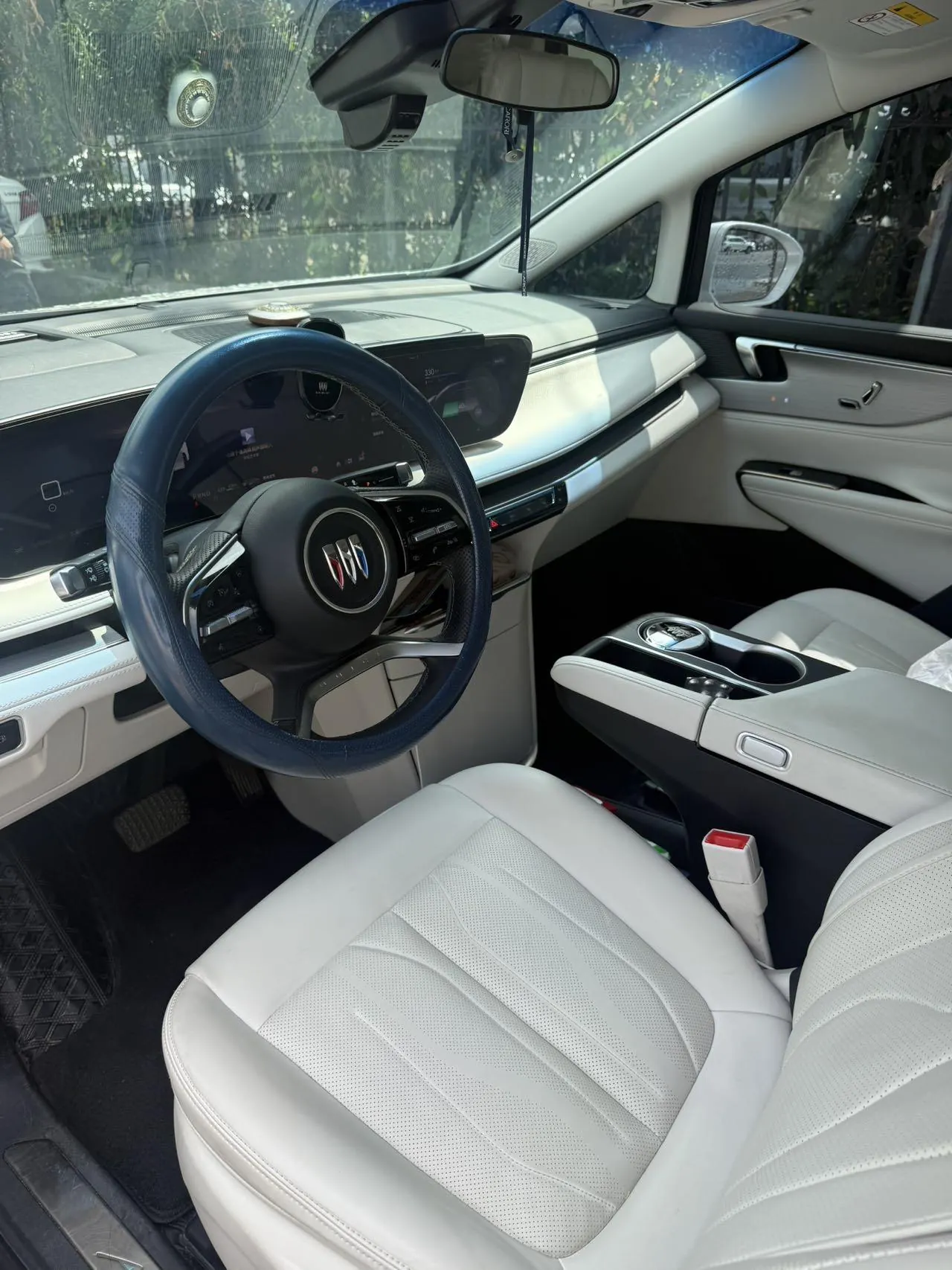 Buick 2024 GL8 Lu Zun PHEV 1.5T Smart Edition 7-seat Automatic Gear 2