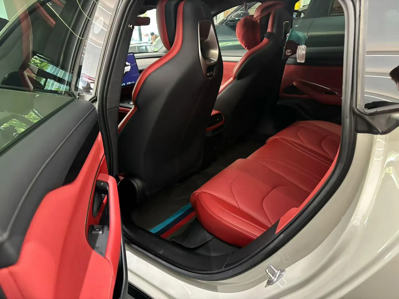 MI 2024 SU 7 700km Rear Drive Long Endurance Smart Driving Edition Automatic Gear 5