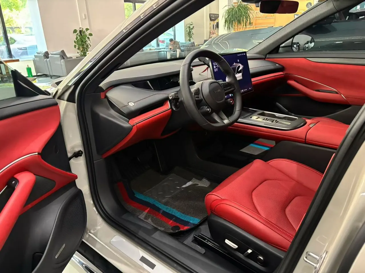 MI 2024 SU 7 700km Rear Drive Long Endurance Smart Driving Edition Automatic Gear 6