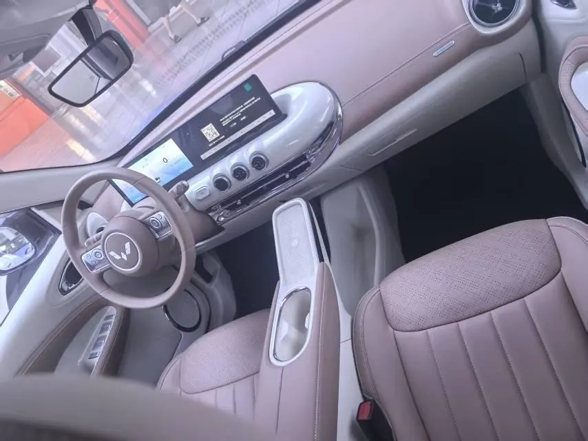 WuLing 2025 Plantronics 333km LingBox Enjoy Automatic Gear 7