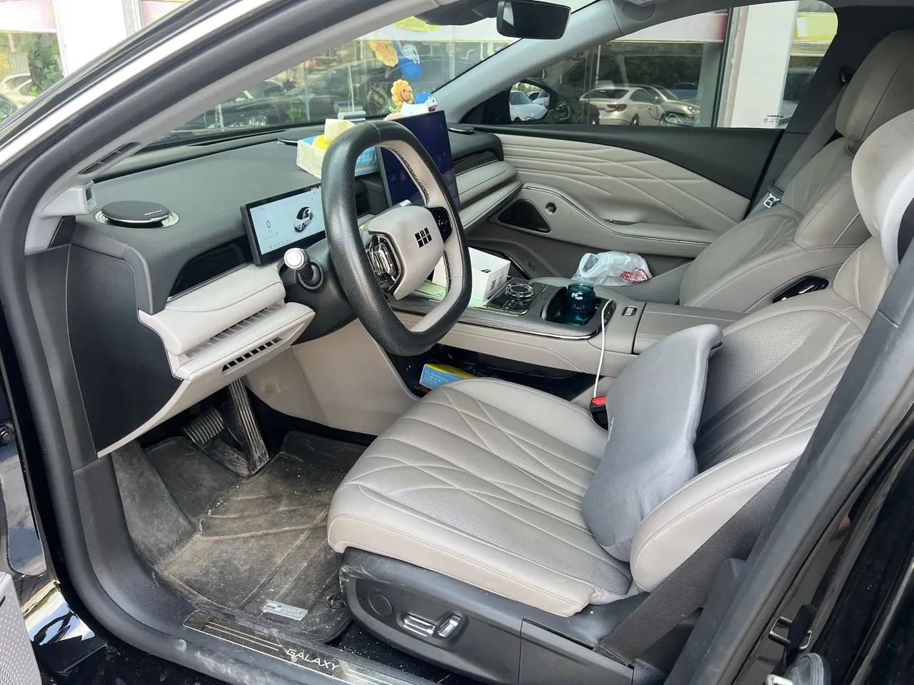 Geely Galaxy 2025 Xingyao 8 EM-i 1.5 130km Premium Edition Automatic Gear 2