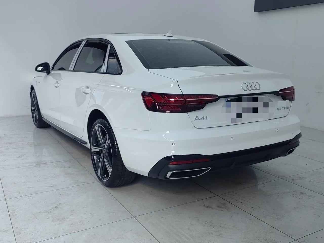 Audi 2024 A4L 2.0TFSI 40TFSI Deluxe Dynamic Automatic 5