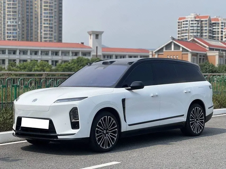 Open image lightbox: NIO 2026 ES8 6-seat executive deluxe automatic gear