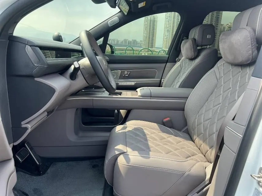 NIO 2026 ES8 6-seat executive deluxe automatic gear 3
