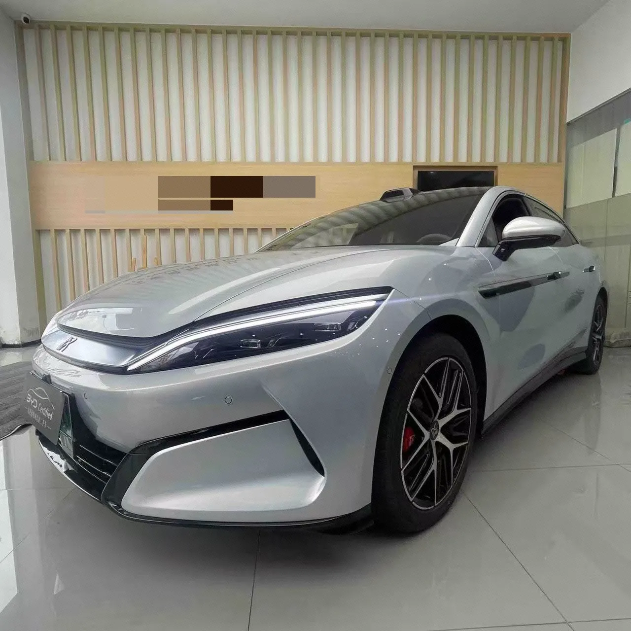 打开图片灯箱:BYD 2025 Han L EV four-wheel drive laser Radar flagship automatic gear