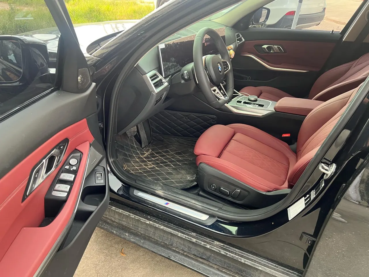 BMW 3 Series 2026 330Li 2.0T M Sports Obsidian Night Suit Automatic Gear 3