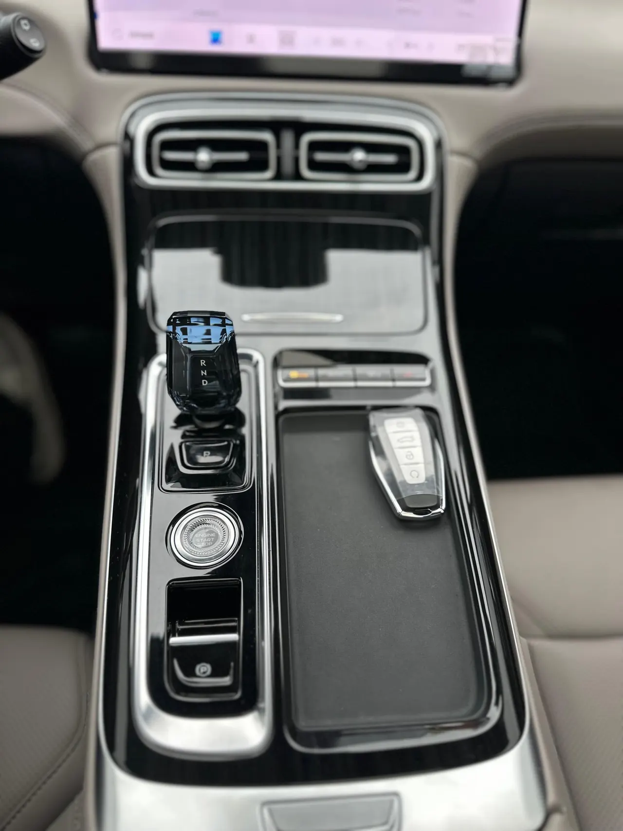 Geely 2025 Boyue L 1.5TD Start Automatic Gear 17