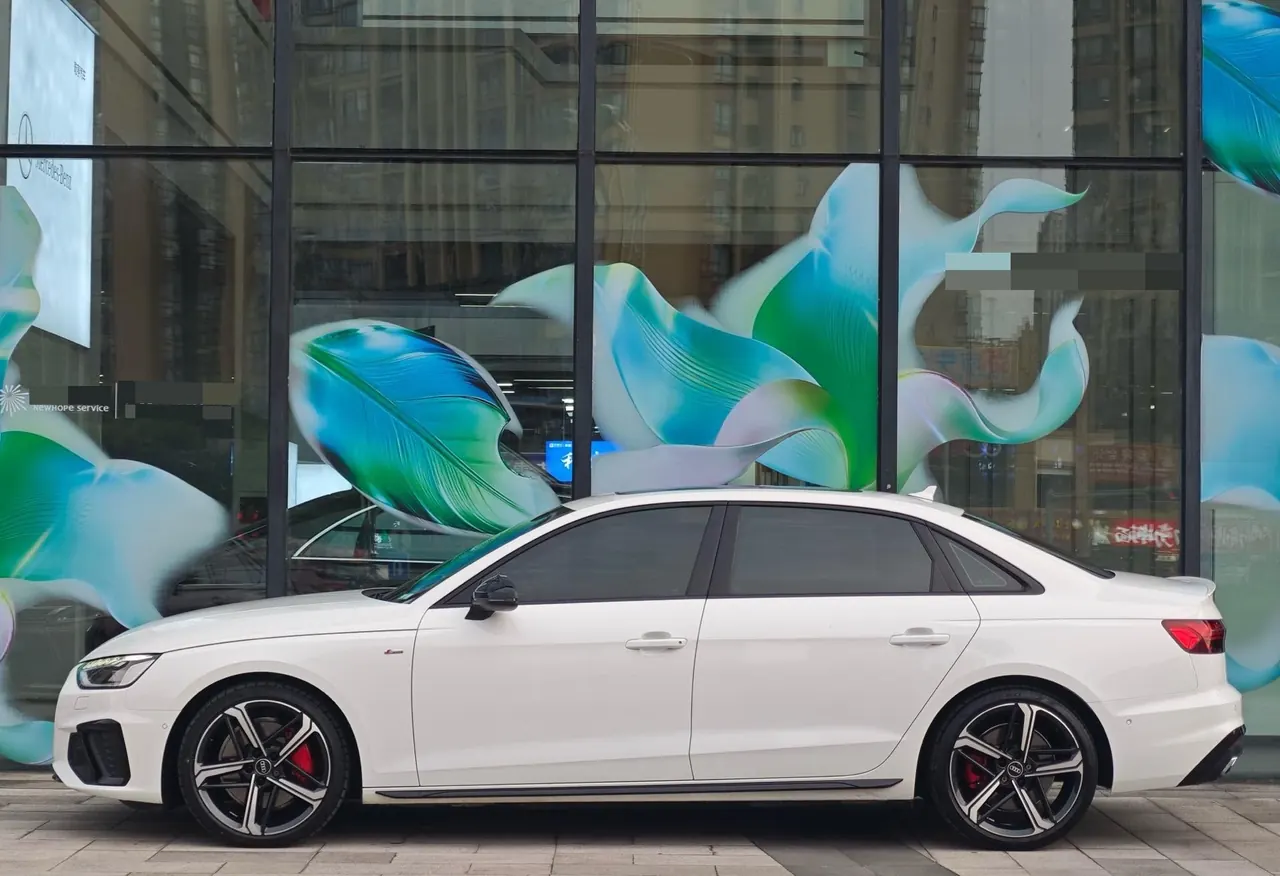 Audi 2022 A4L 2.0TFSI 45TFSI Quattro Selected Dynamic Automatic 4