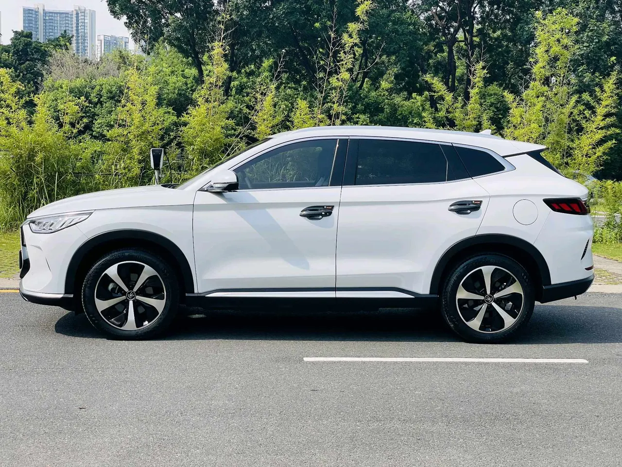 BYD Song PLUS New Energy 2022 Song PLUS DM-i 1.5 Stepless 110KM Flagship PLUS 5G Edition Automatic Gear 3