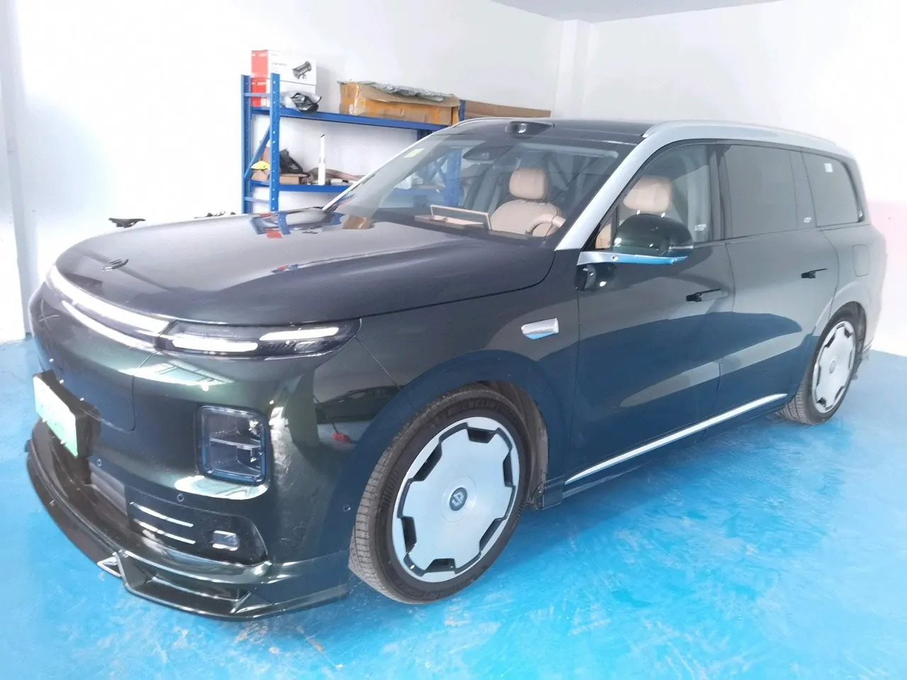 Leapmotor 2026 D 19 720 Zhizun Edition 6-seat Automatic Gear - View 1