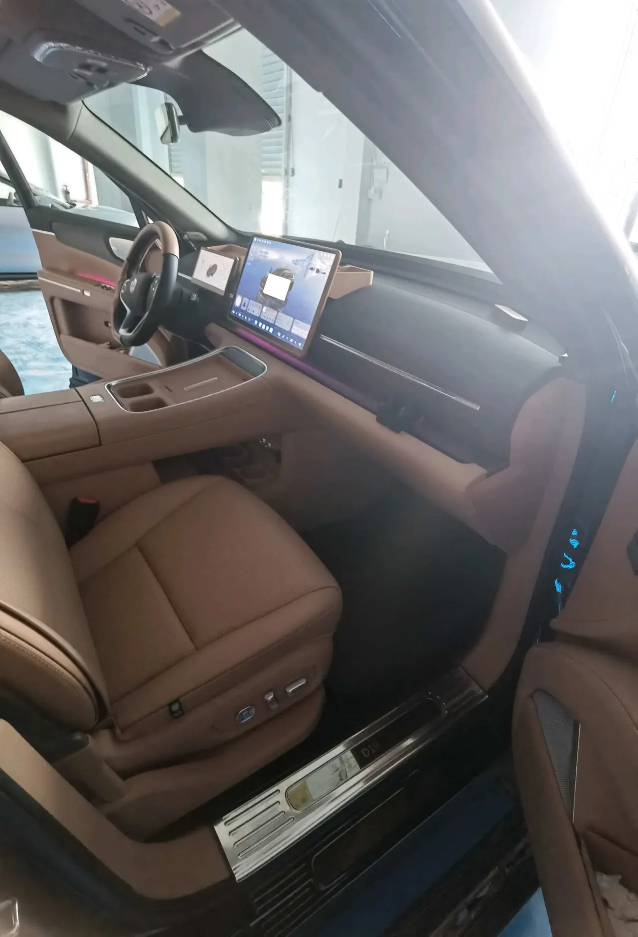 Leapmotor 2026 D 19 720 Zhizun Edition 6-seat Automatic Gear 5