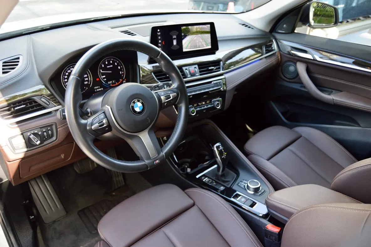BMW 2022 X1 xDrive25Li 2.0T exclusive automatic gear 4