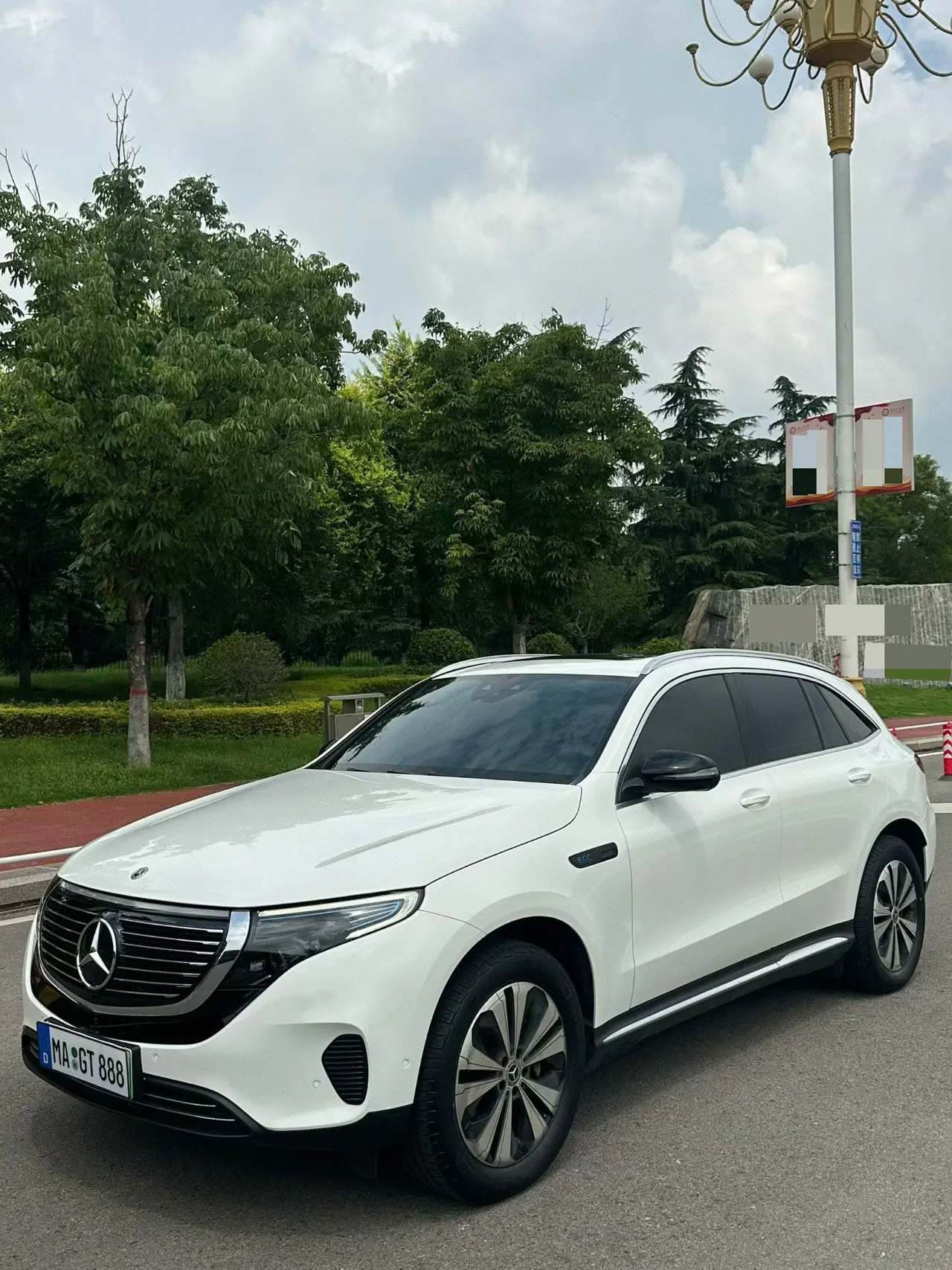 Mercedes Benz 2022 EQC 350 4MATIC EQC 350 4MATIC (modified) automatic gear - View 1