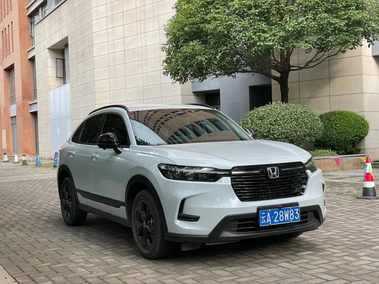 Honda 2023 HR-V e:HEV 2.0 Stepless Intelligent Automatic Gear 2