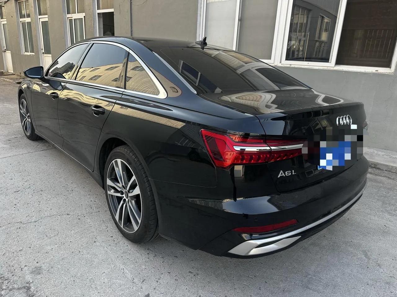 Audi 2023 A6L 2.0TFSI 40TFSI Deluxe Dynamic (Modified) Automatic Gear 4