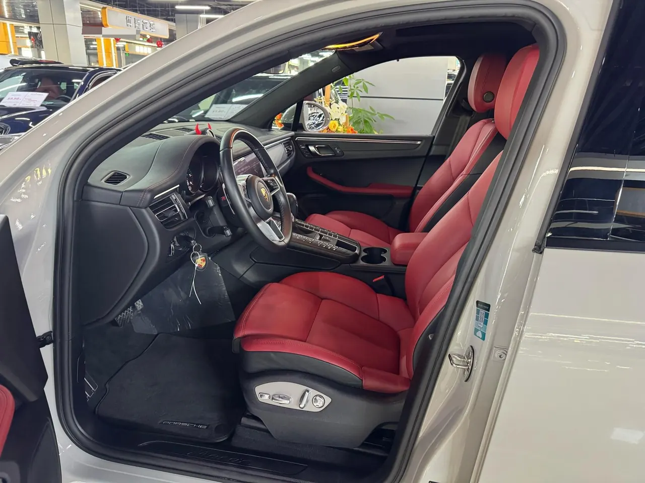 Porsche Macan (Imported) 2021 Macan 2.0T Automatic Gear 3