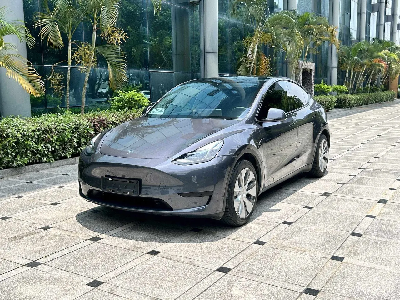 Open image lightbox: Tesla 2022 Model Y rear-wheel drive version automatic transmission