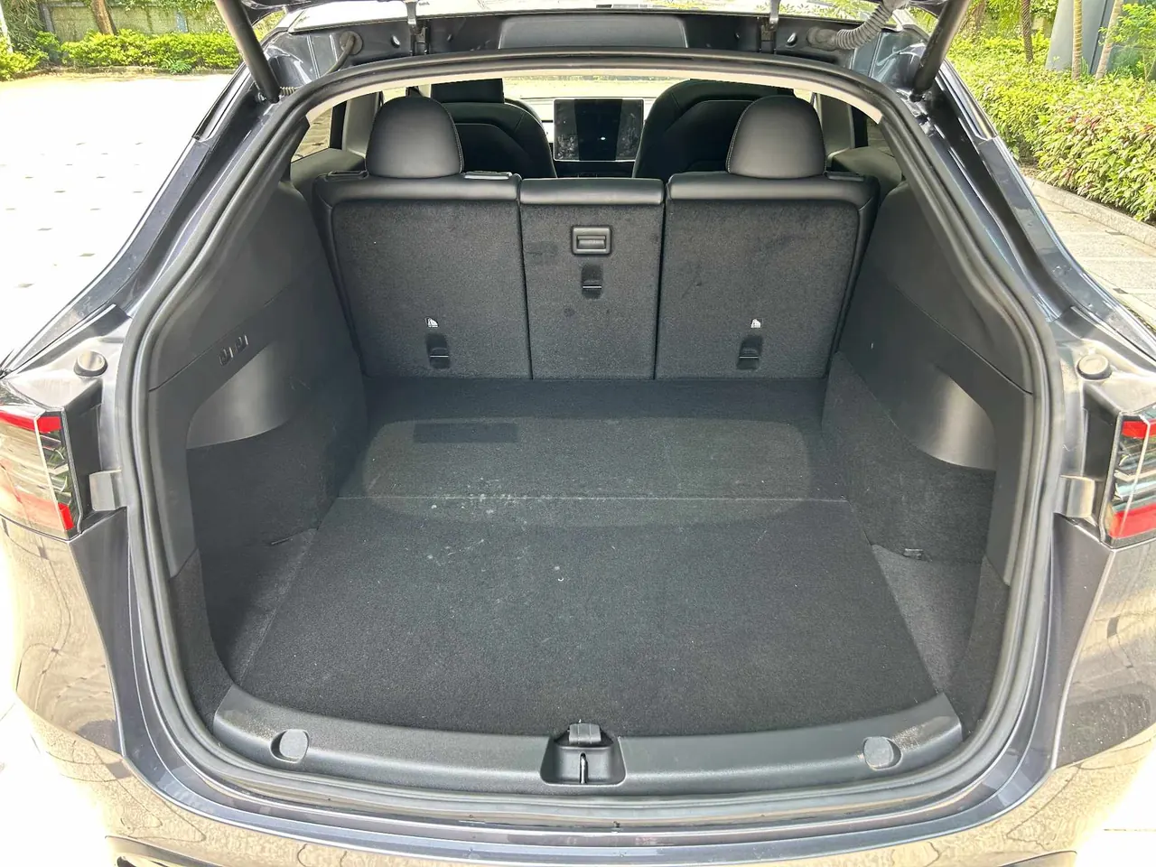 Tesla 2022 Model Y rear-wheel drive version automatic transmission 16