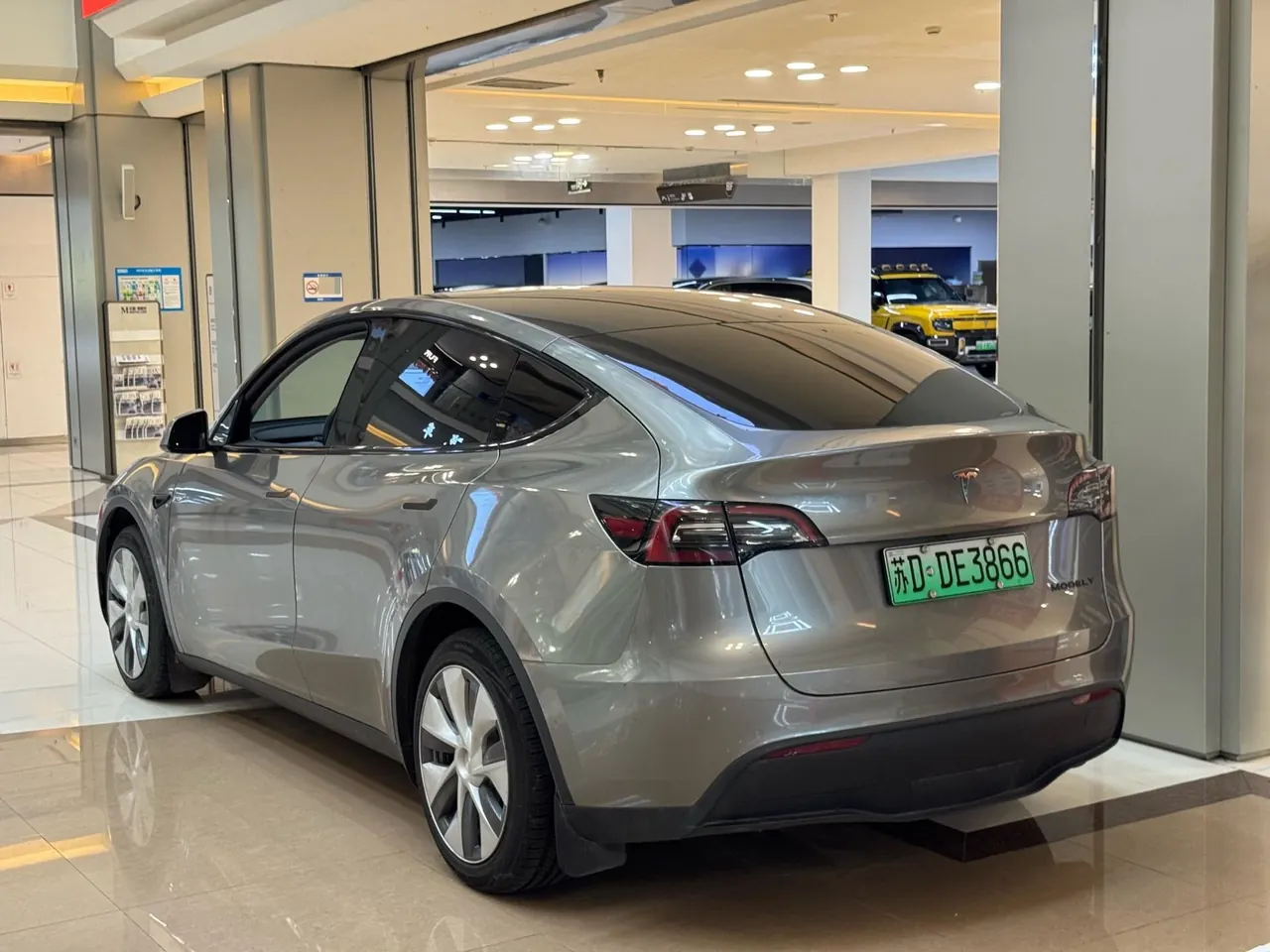 Tesla 2022 Model Y rear-wheel drive version automatic transmission 5