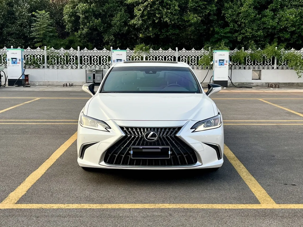 Lexus ES (Imported) 2023 ES200 2.0 Stepless Premium Edition Automatic Gear 2