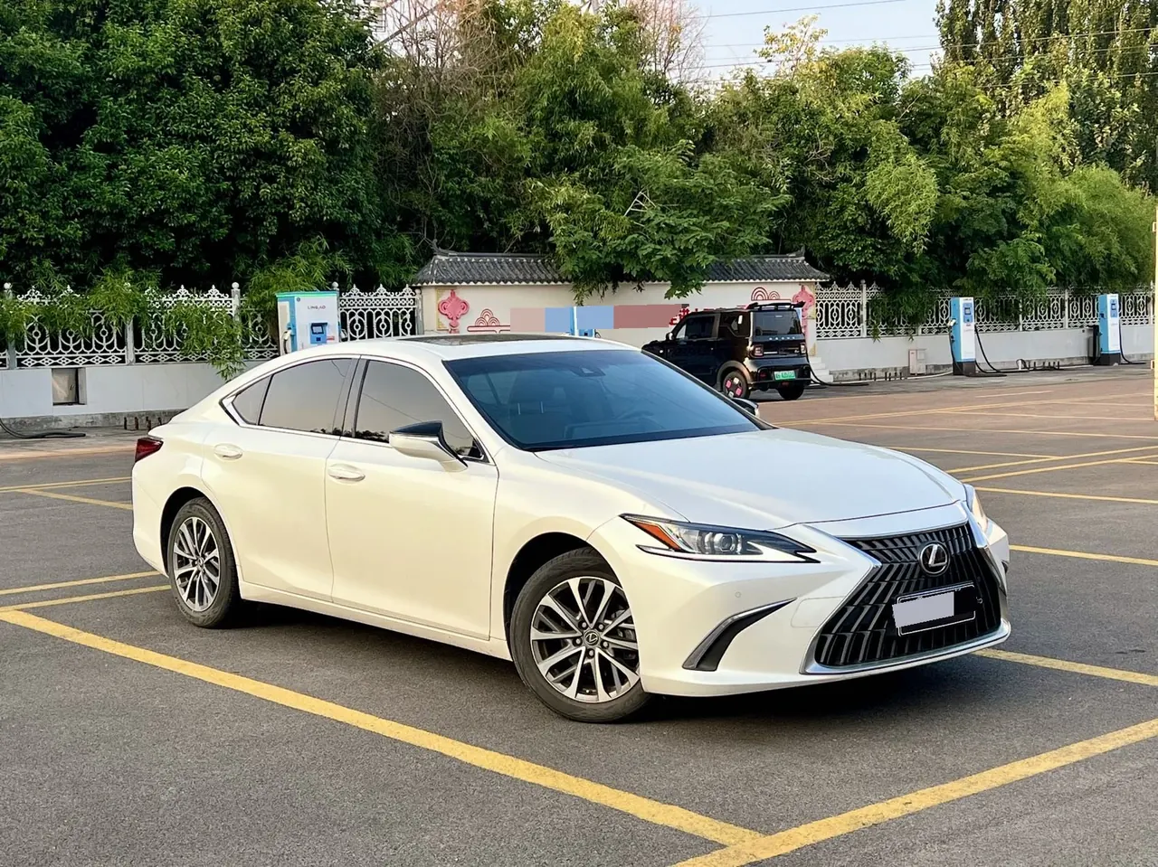 Lexus ES (Imported) 2023 ES200 2.0 Stepless Premium Edition Automatic Gear 5