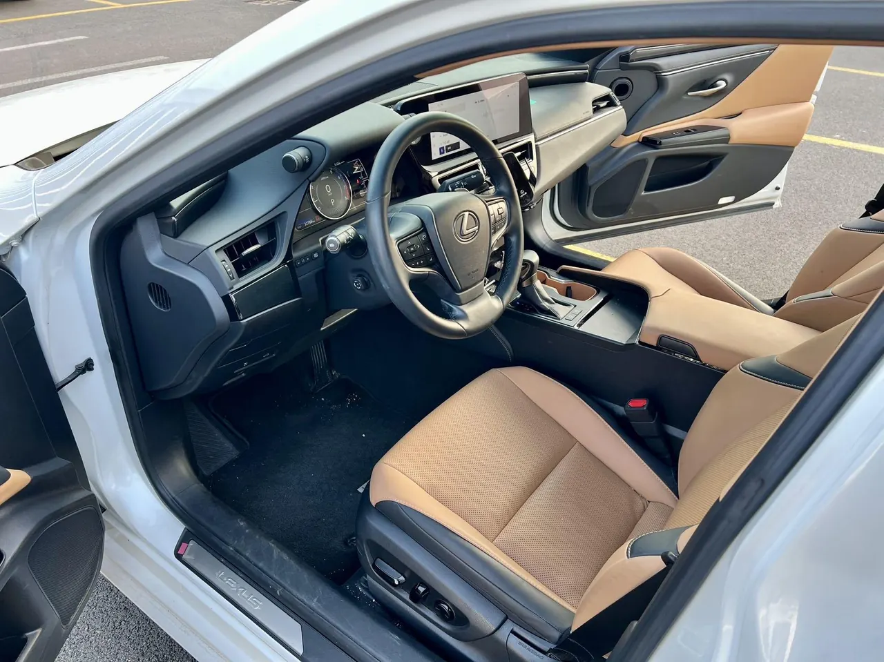 Lexus ES (Imported) 2023 ES200 2.0 Stepless Premium Edition Automatic Gear 6