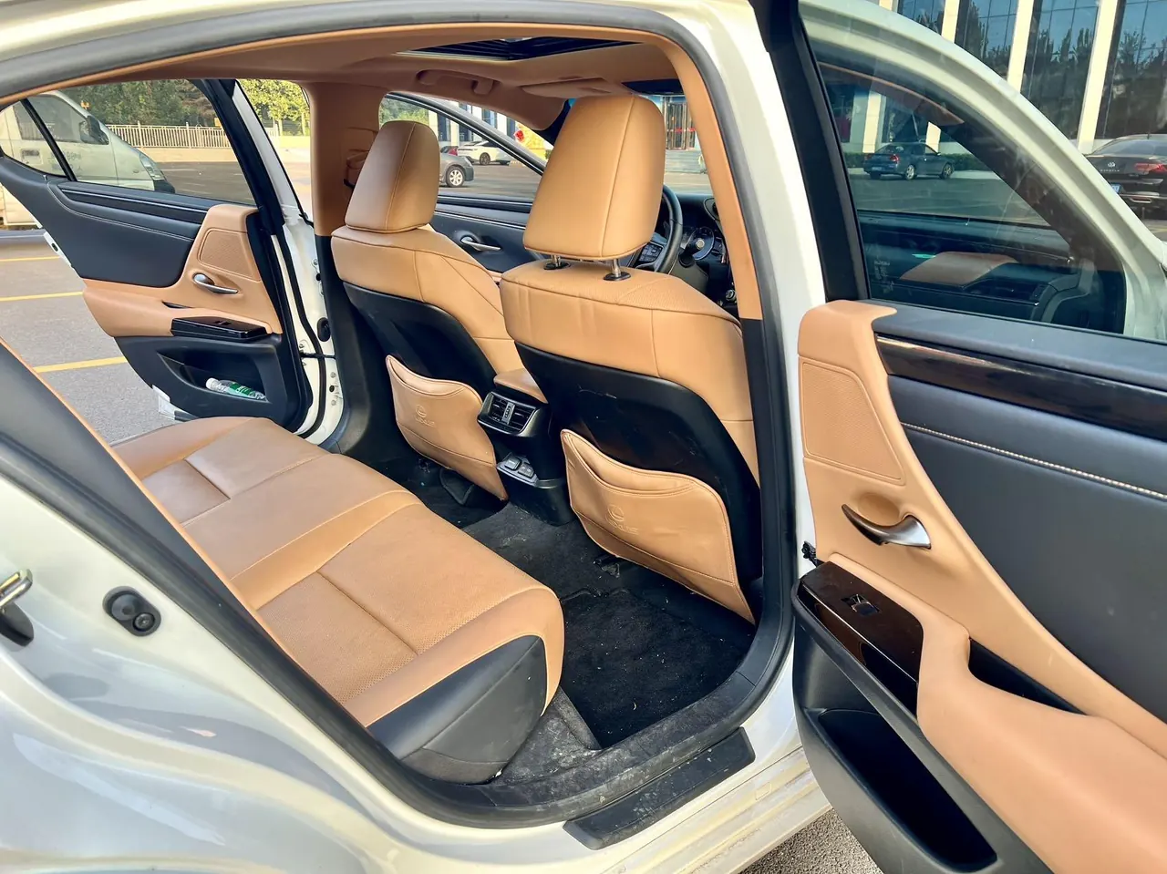 Lexus ES (Imported) 2023 ES200 2.0 Stepless Premium Edition Automatic Gear 8