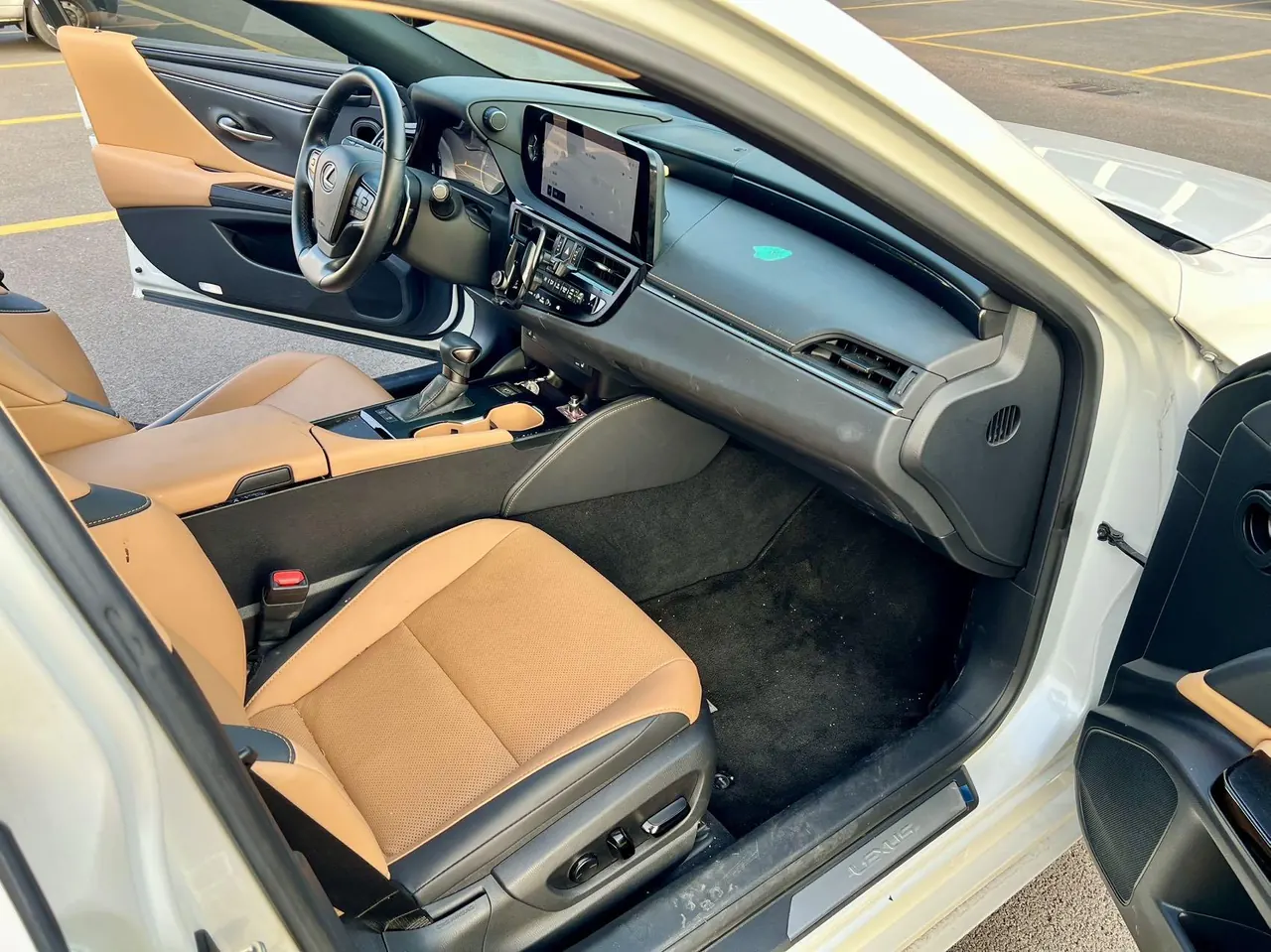 Lexus ES (Imported) 2023 ES200 2.0 Stepless Premium Edition Automatic Gear 9