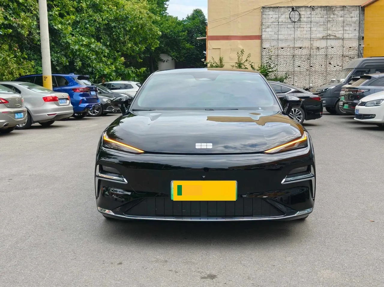 Geely Galaxy 2025 Xingyao 8 EM-i 1.5 130km Premium Edition Automatic Gear 2
