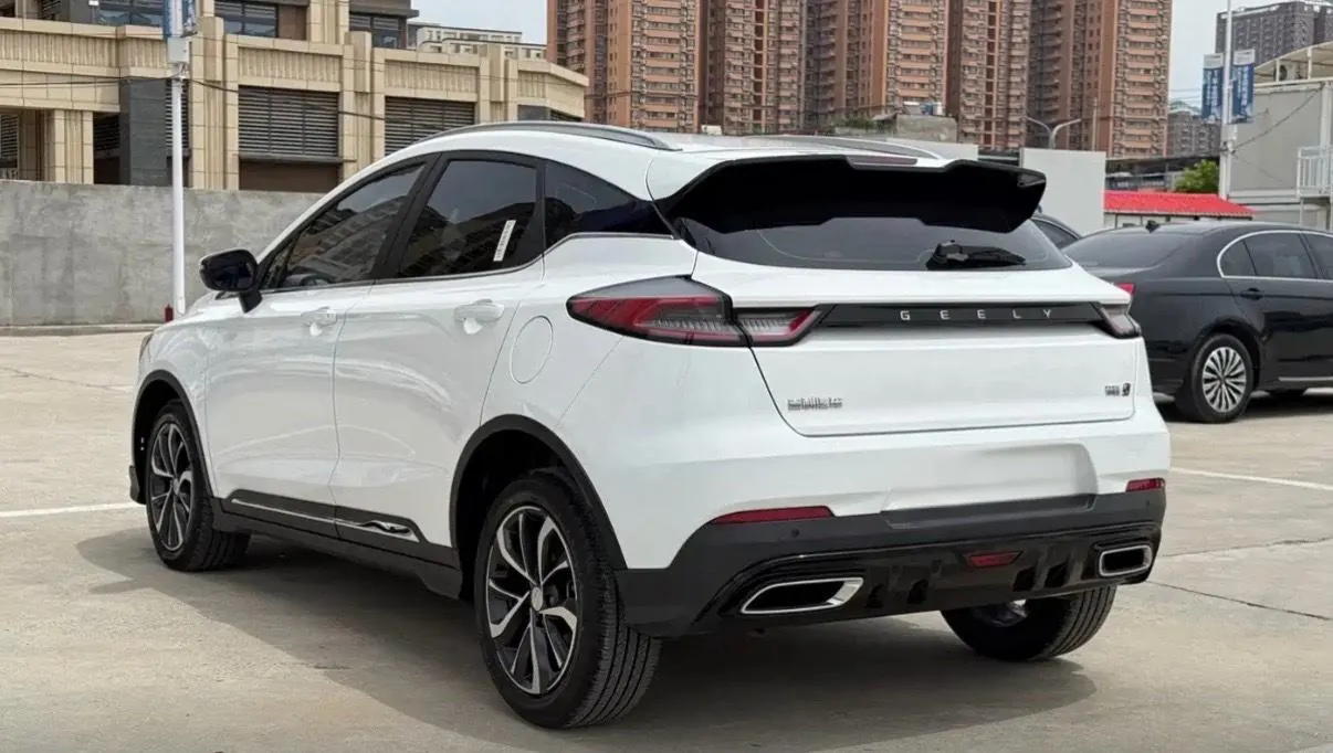 Geely 2022 Emgrand S 1.4T Stepless Crossover Player Edition Automatic Gear 2