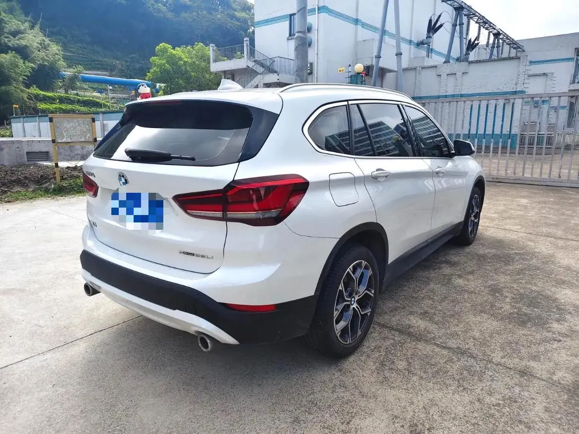 BMW 2022 X1 sDrive25Li 2.0T Leading Automatic Gear 5