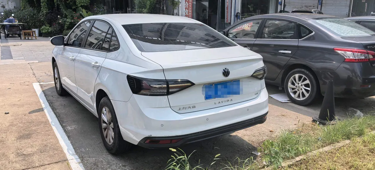 Volkswagen 2023 Lavida New 1.5 Outstanding New Yida Automatic Gear 5