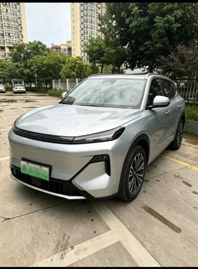 Open image lightbox: Geely Galaxy 2026 Starship 7 EM-i 1.5 135km Starship Edition Automatic Gear