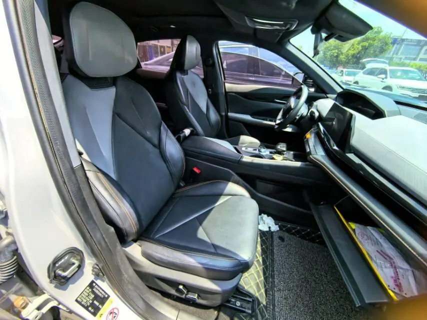 ChangAn 2022 UNI-V 1.5T honorable automatic gear 2