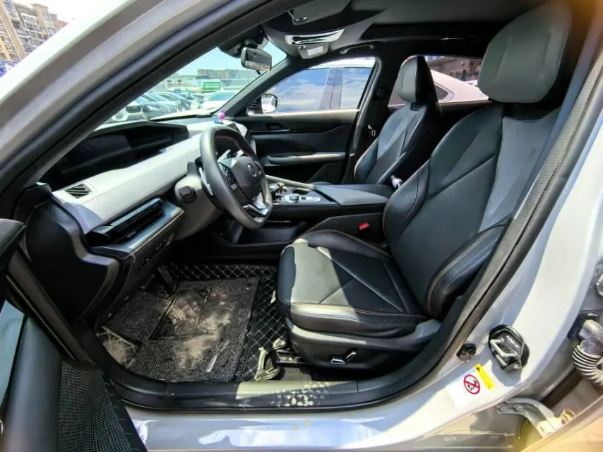 ChangAn 2022 UNI-V 1.5T honorable automatic gear 3